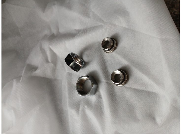 Ốc Chân củ sen tắm, Sen cây tắm đứng Nóng lạnh Inox SUS 304